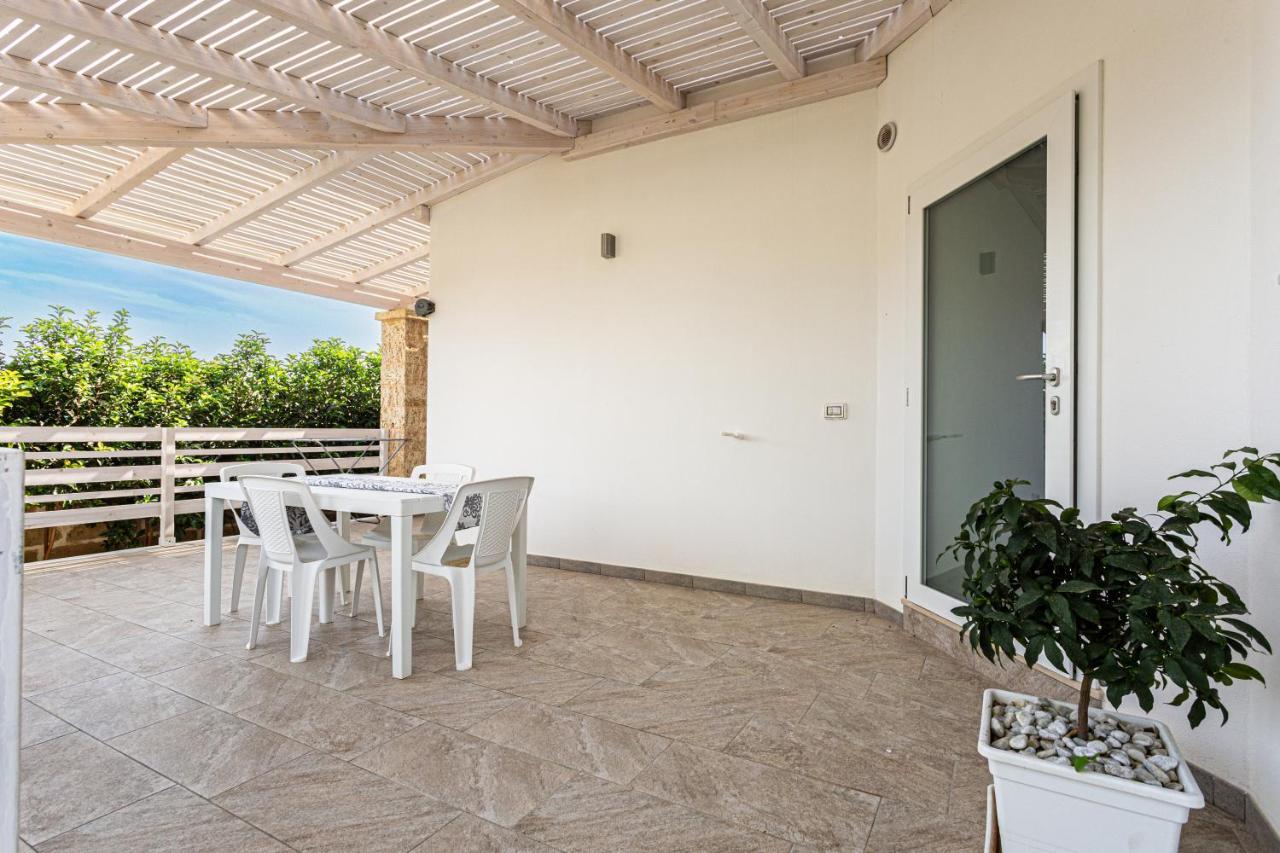 Resort Almaredamarra con piscina e idromassaggio sul mare Torre San Giovanni Ugento Esterno foto