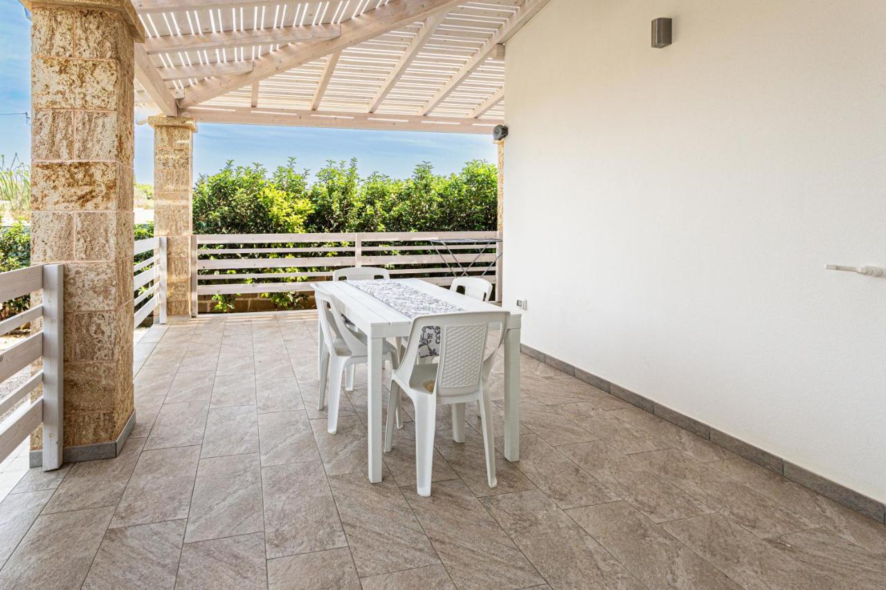 Resort Almaredamarra con piscina e idromassaggio sul mare Torre San Giovanni Ugento Esterno foto