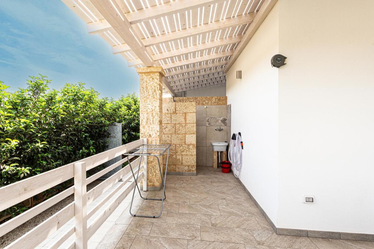 Resort Almaredamarra con piscina e idromassaggio sul mare Torre San Giovanni Ugento Esterno foto