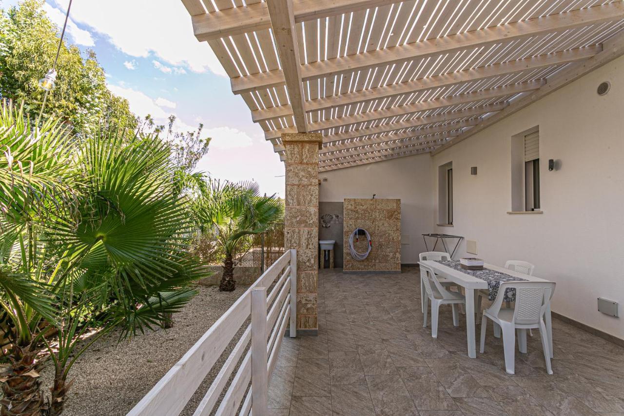 Resort Almaredamarra con piscina e idromassaggio sul mare Torre San Giovanni Ugento Esterno foto